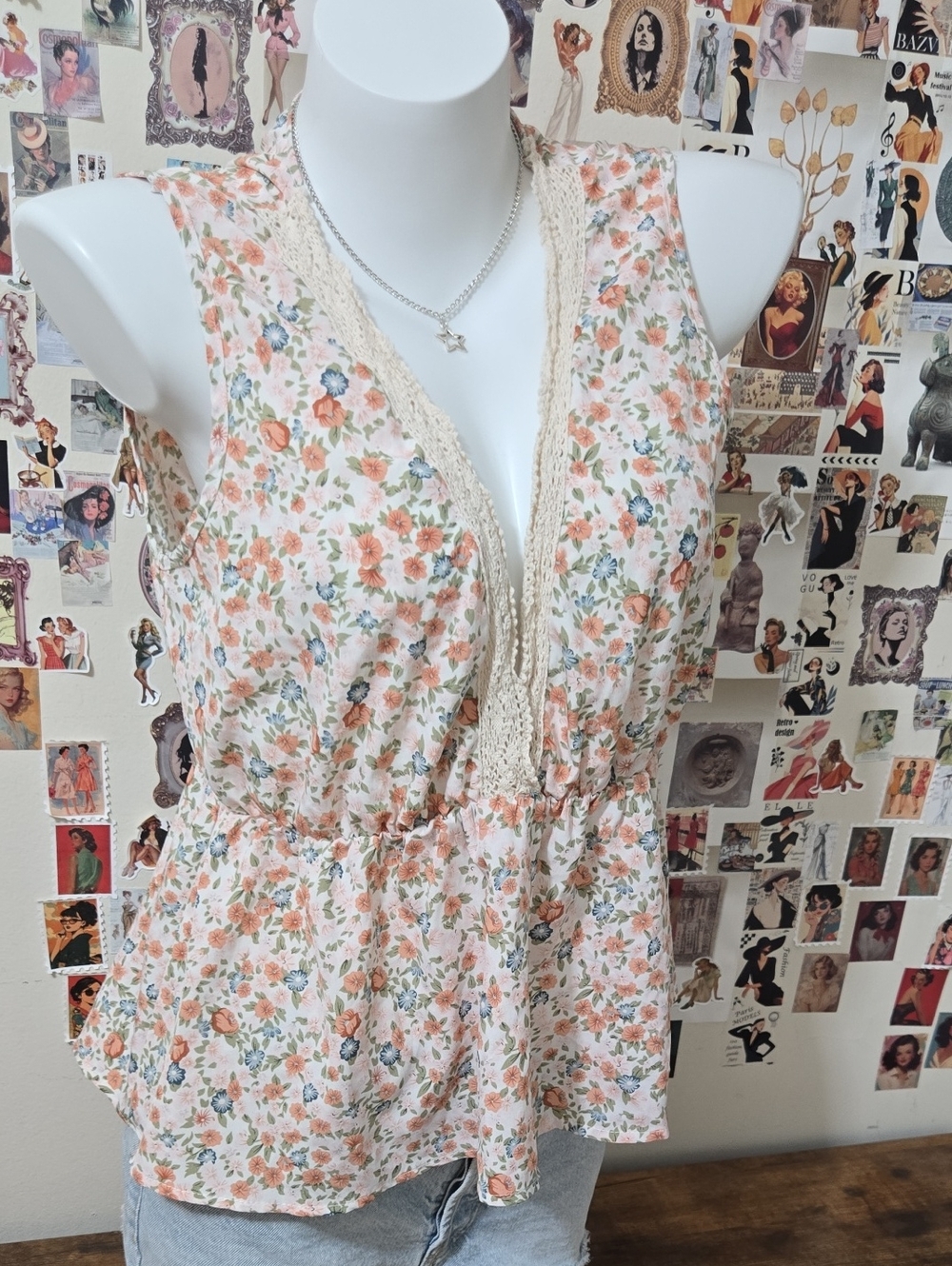 Floral sleeveless peplum top V-neck crochet trim boho romantic airy feminine blo
